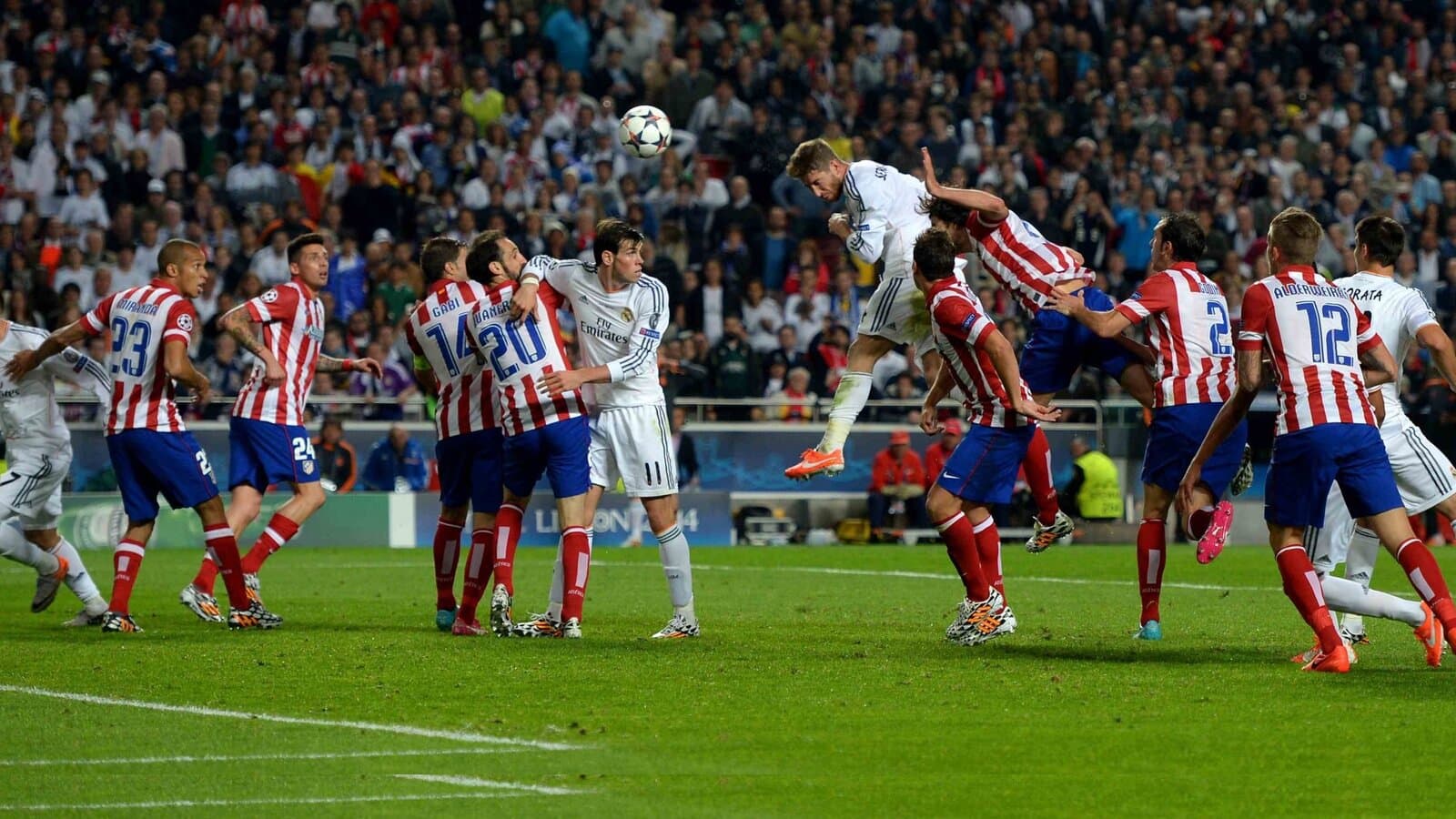 El cabezazo de Ramos que llegó justo antes de que se apagara la luz